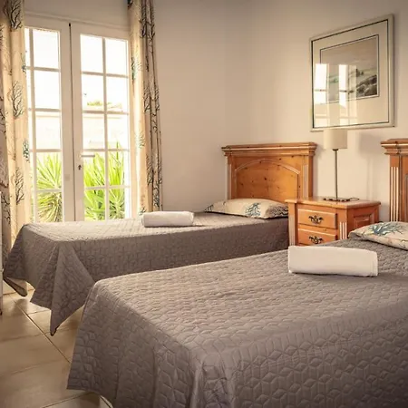 בית נופש Madronal Tenerife South אדחה